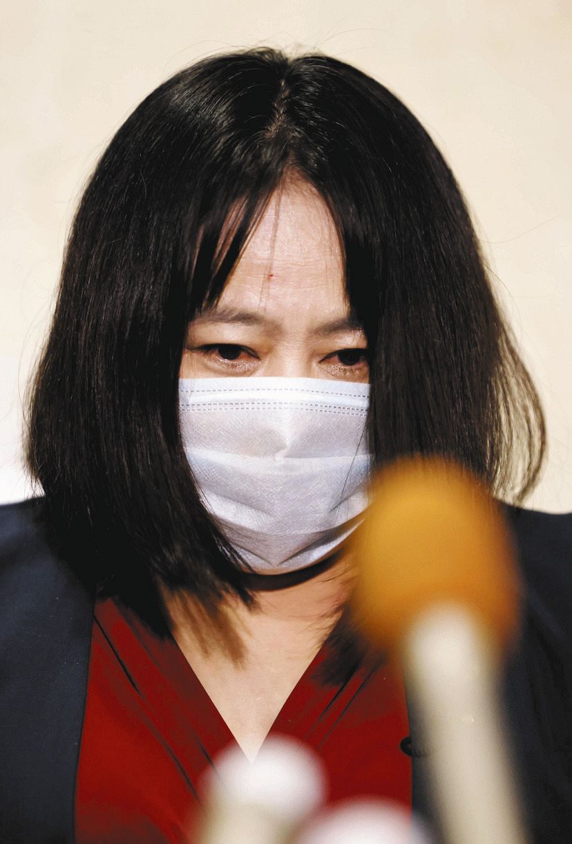 【大下 富美子 】タンス 89×46×132 写真3枚】目は真っ赤…報道陣に頭を下げる木下富美子都議：中日スポーツ
