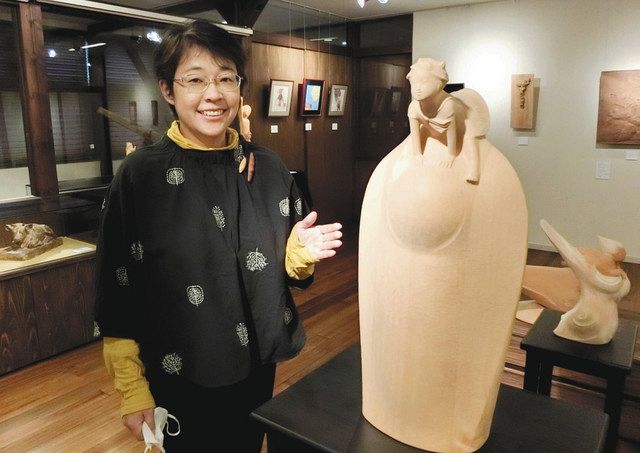 夢追い掛けて」 木彫に願い込め 砺波の安達さん個展：北陸中日新聞Web