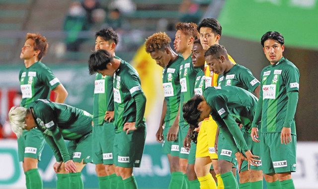 ｆｃ岐阜の連勝止まる ホームで鳥取に０ ２ 中日新聞web