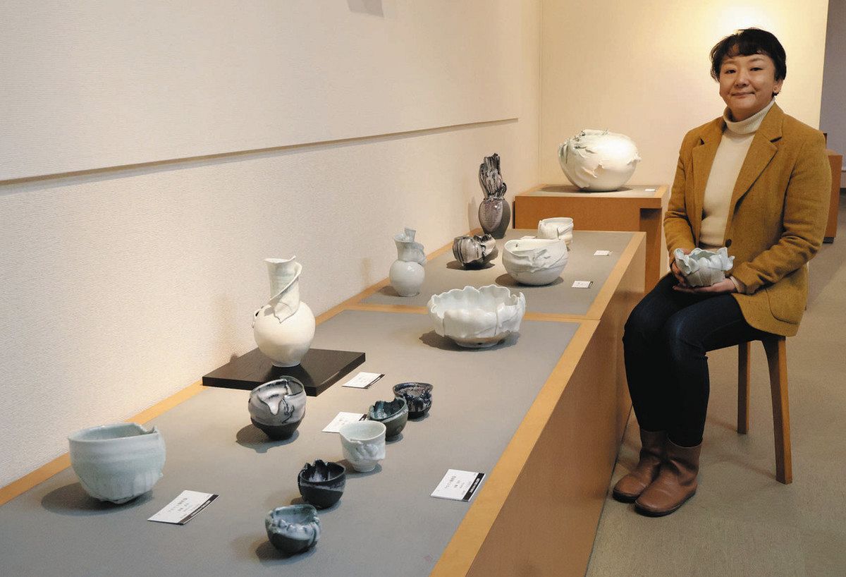 智子賞受賞の加藤さんが初陶展 多治見でたたら成形の新作など80点：中