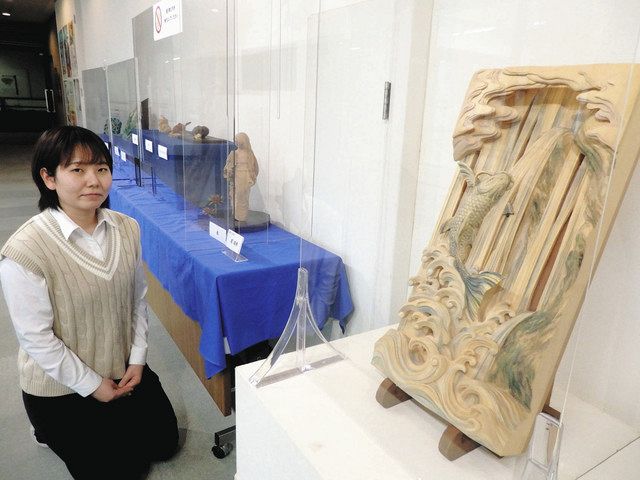 木彫りのぬくもり感じて 駒ケ根市立博物館で堀さん初の作品展：中日新聞Web