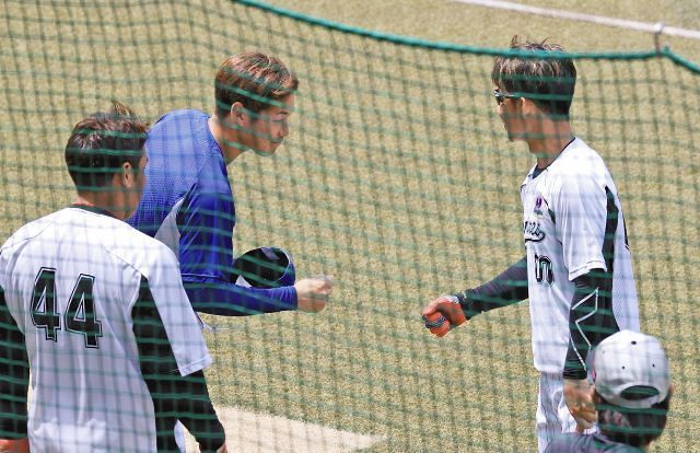 タイミング取りにくい投手」から中日京田が先制弾 試合前、憧れ鳥谷と