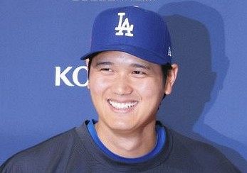 前田健太 選手 サイン入りTシャツ 大谷翔平「マエケンさんこれにサインください」 デコピンも描か