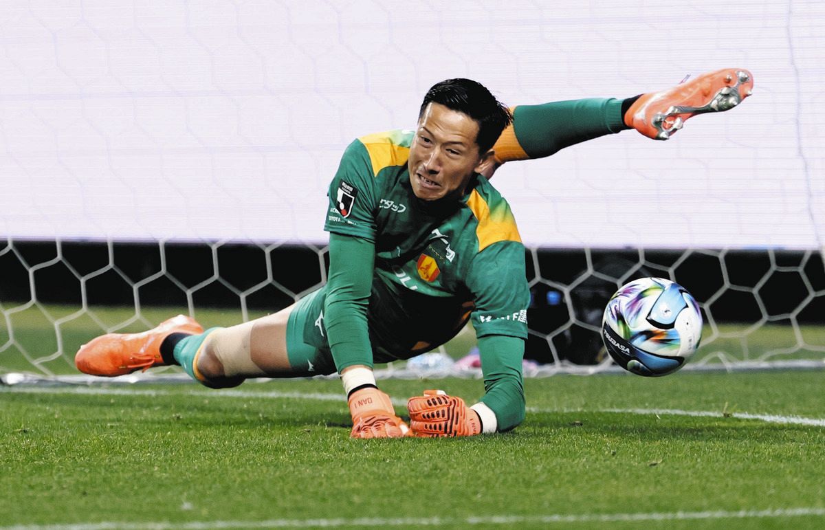 名古屋グランパス】『きょうはダンの日』PK戦前、GKシュミットに楢崎