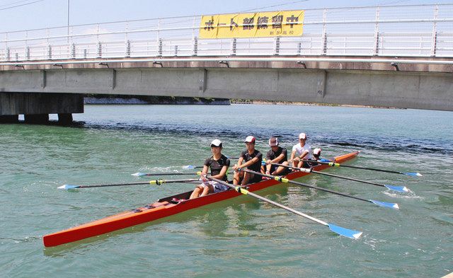 快速新艇で全国目指す 新居高ボート部 中日新聞しずおかweb