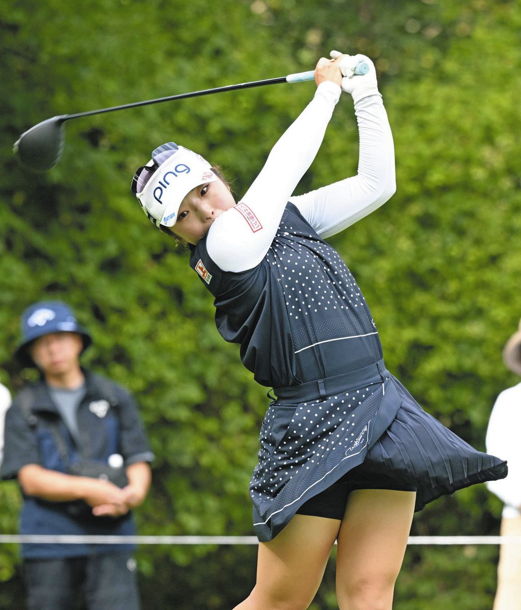 女子ゴルフ・佐久間朱莉、16番イーグルから17番2連続池ポチャ…痛恨「+4