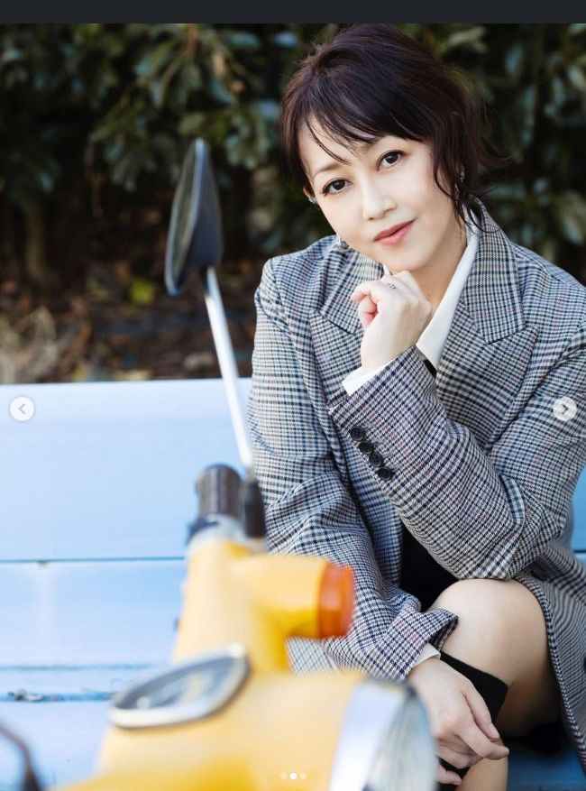 ◇浅香唯、ハイソックス生足に「な・な・なんて若い」【実際の投稿