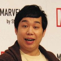 カタール滞在の霜降り明星せいやが「日本のテレビスター」として現地紙に登場「世界デビューやん」:中日スポーツ・東京中日スポーツ