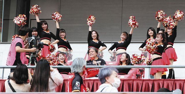 チアグランパス お待たせスタジアムデビュー 大変な状況の中で うれしかった 笑顔のパフォーマンス 中日スポーツ 東京中日スポーツ チアグランパス お待たせスタジアムデビュー 大変な状況の中で うれしかった 笑顔のパフォーマンス 中日スポーツ 東京中日スポーツ