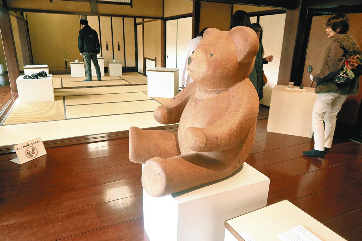 巨大！かわいい木彫りのクマ 白山麓アート2023 地元作家の力作