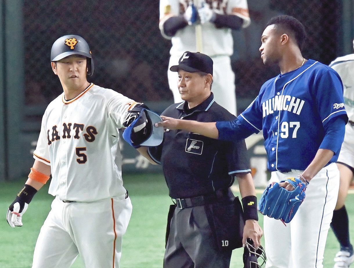 巨人中島死球にらみつけ中日守護神と乱闘か と思いきや最後はお互いグータッチ Snsもドキドキのち ライマル にホッコリ 中日スポーツ 東京中日スポーツ 巨人中島死球にらみつけ中日守護神と乱闘か と思いきや最後はお互いグータッチ Snsもドキドキのち ライマル にホッコリ 中日スポーツ 東京中日スポーツ