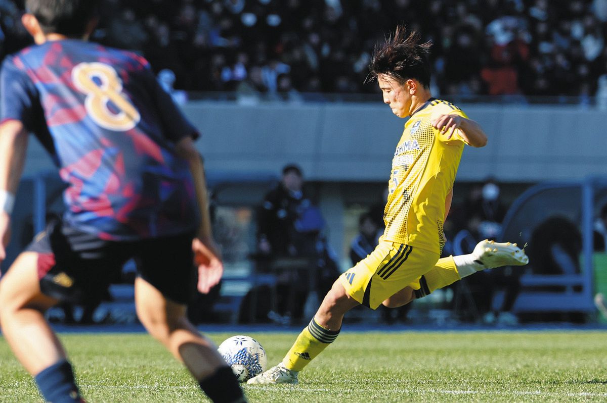 高校サッカーも茨城旋風！鹿島学園が17大会ぶり4強 DF清水朔玖がPK＆FK