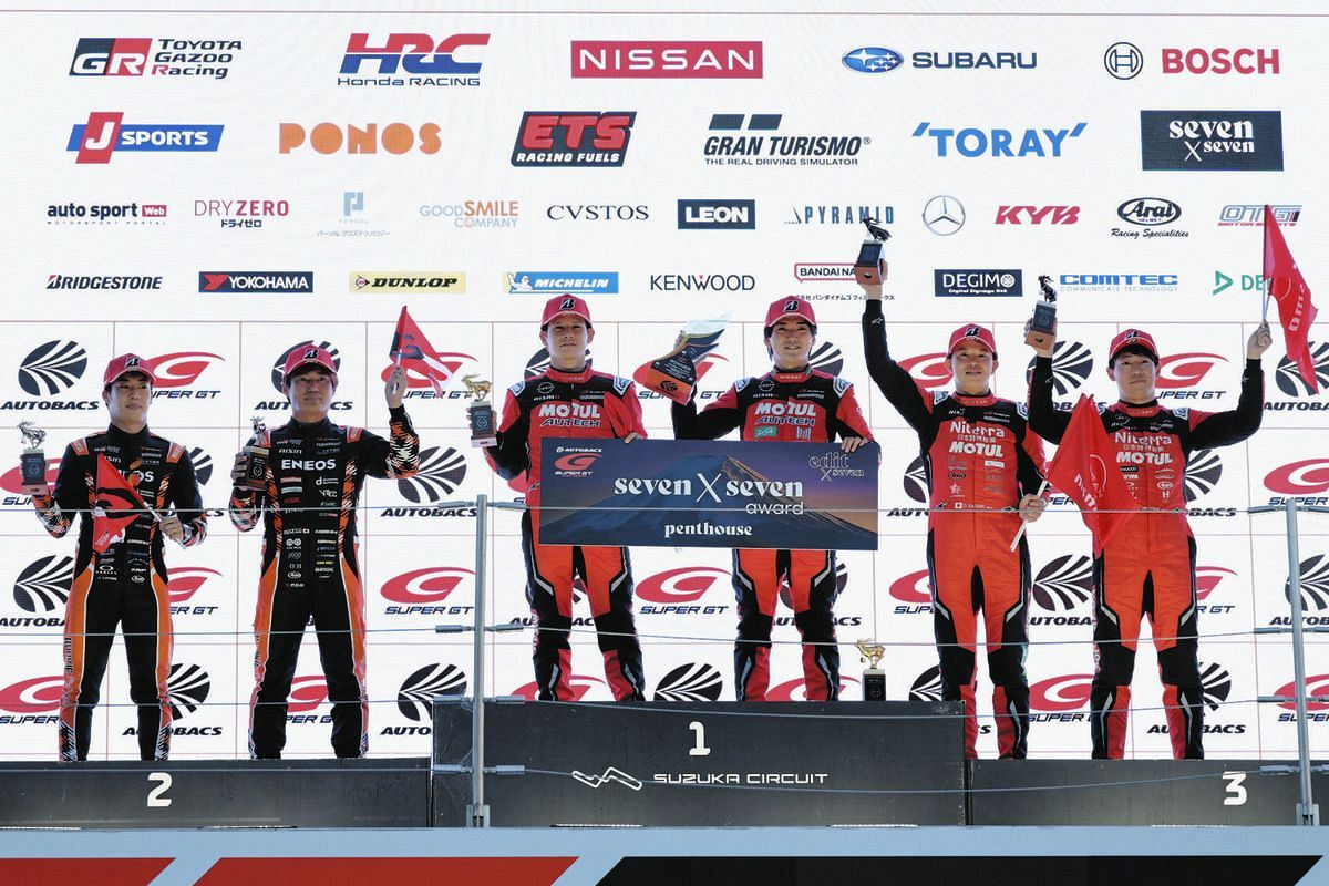 スーパーGT第5戦決勝GT500】ニスモの千代勝正／高星明誠組がピットイン