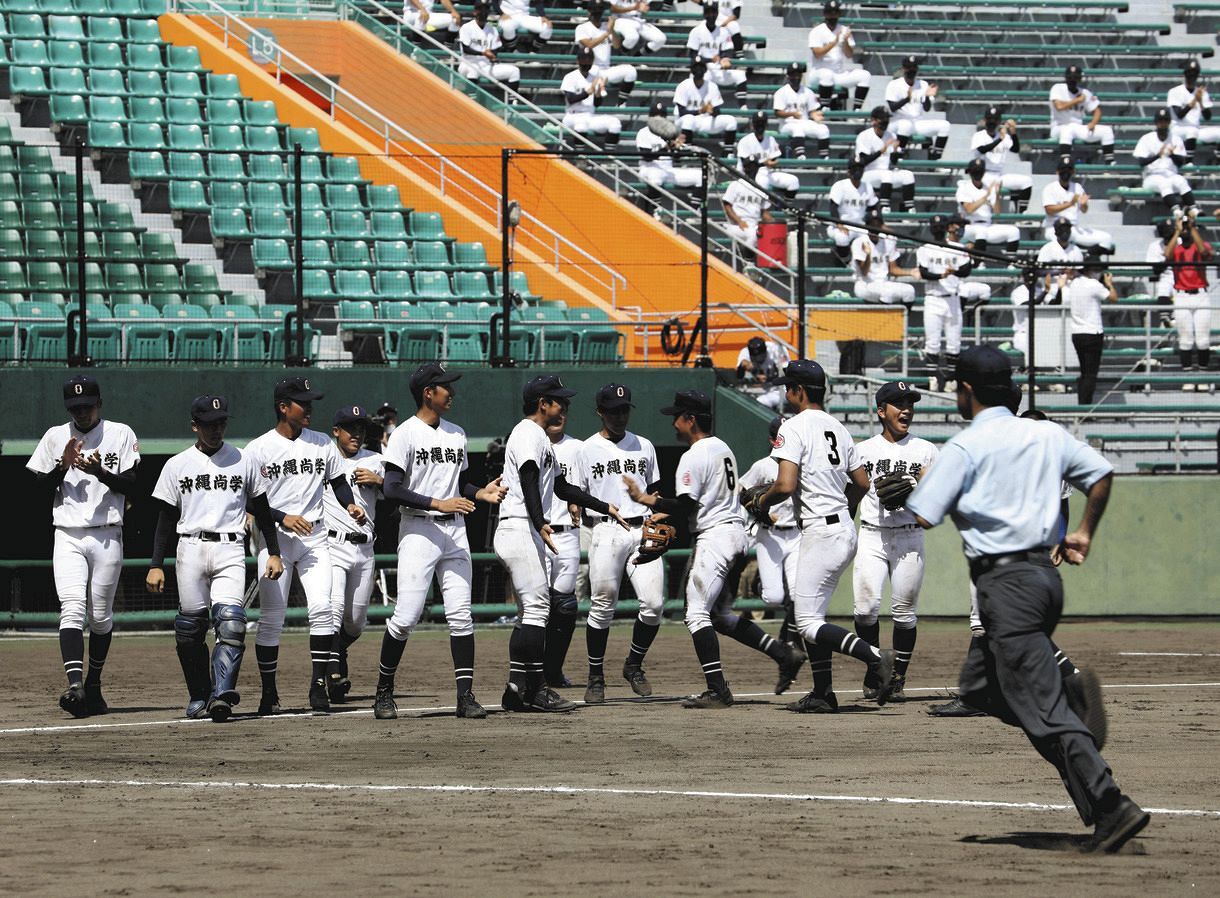 甲子園一番乗りは沖縄尚学 中部商を破る 中止の昨年を挟んで2大会連続9度目出場 中日スポーツ 東京中日スポーツ