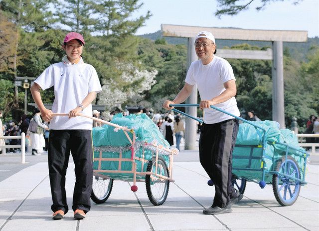 大阪の「リヤカーマン」教え子と伊勢へ ２台連ね５日かけ内宮到着：中日新聞Web