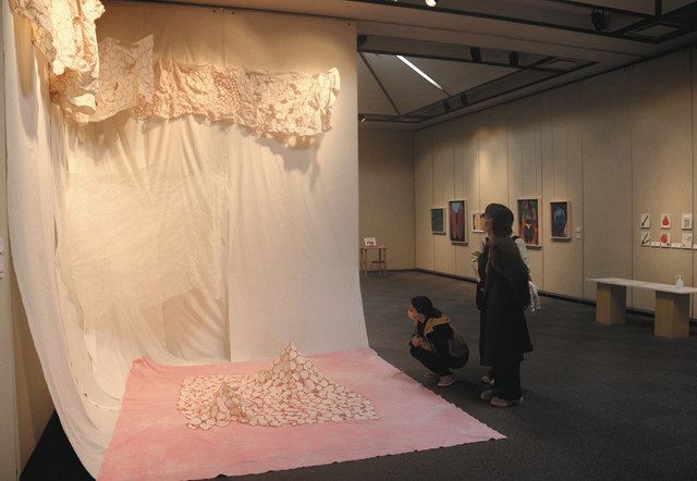 個性豊かに表現、卒業制作展 草津で滋賀大教育学部美術教育講座生：中
