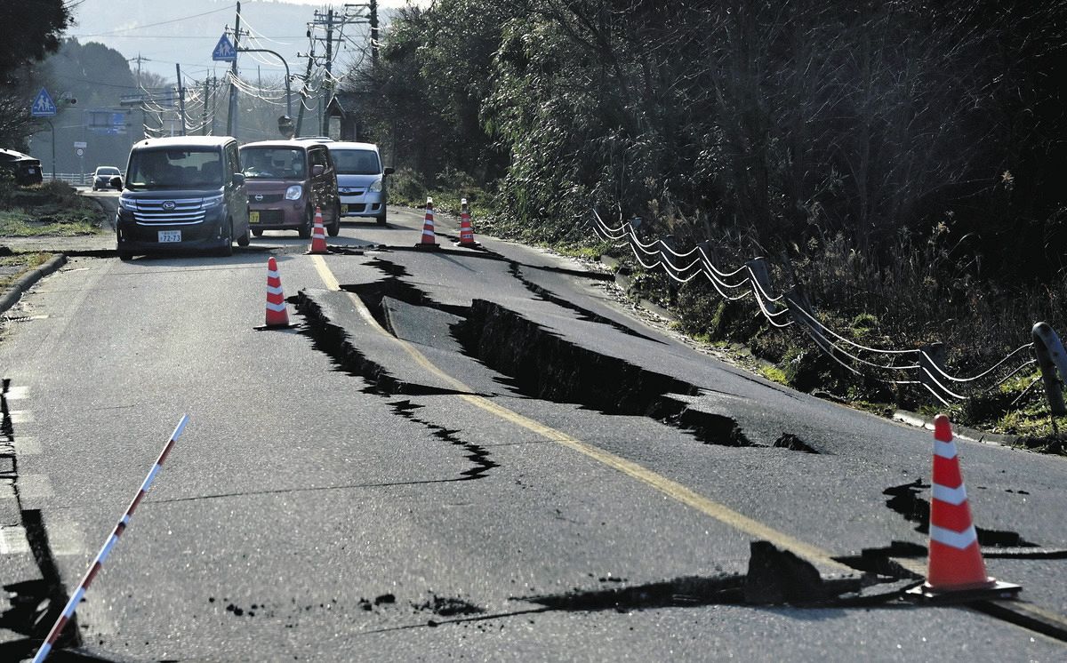 åœ°å‰²ã‚Œã—ãŸé“è·¯ï¼çŸ³å·çœŒå¿—è³€ç”º