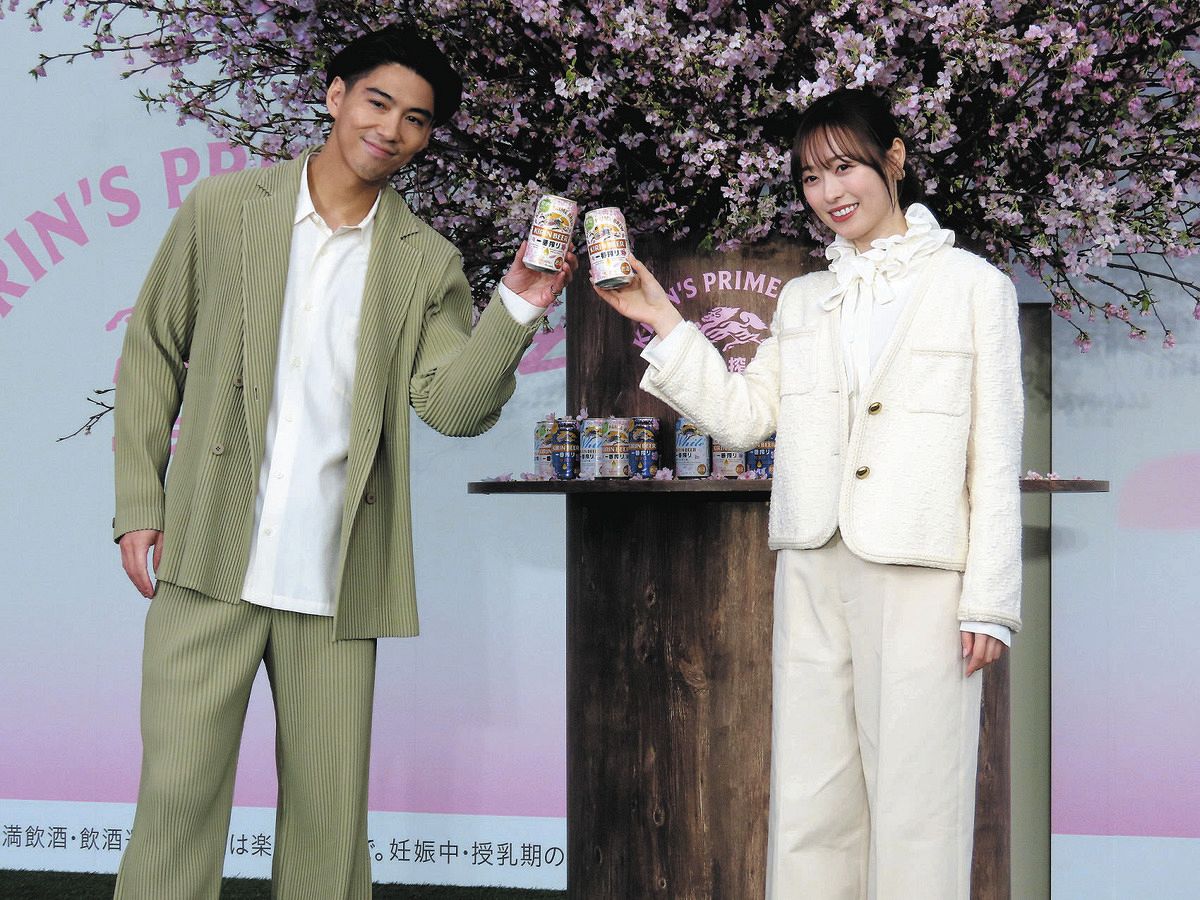 賀来賢人と福原遥 キリンビールの限定デザイン缶関連イベントで俳句を