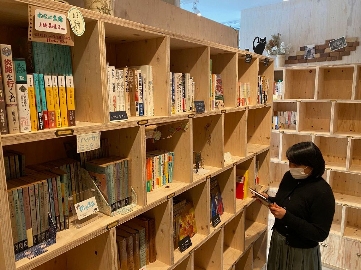 動画】「私の本棚、楽しんで」大須で3月、古書店開店 図書館が人気の「一箱オーナー制度」：中日新聞Web