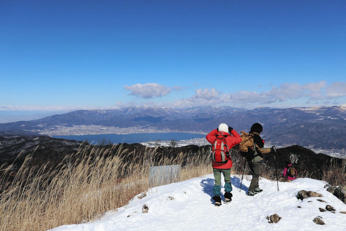 雪道を踏みしめる新鮮な感覚 冬山登山の魅力、長野の守屋山で探って ...