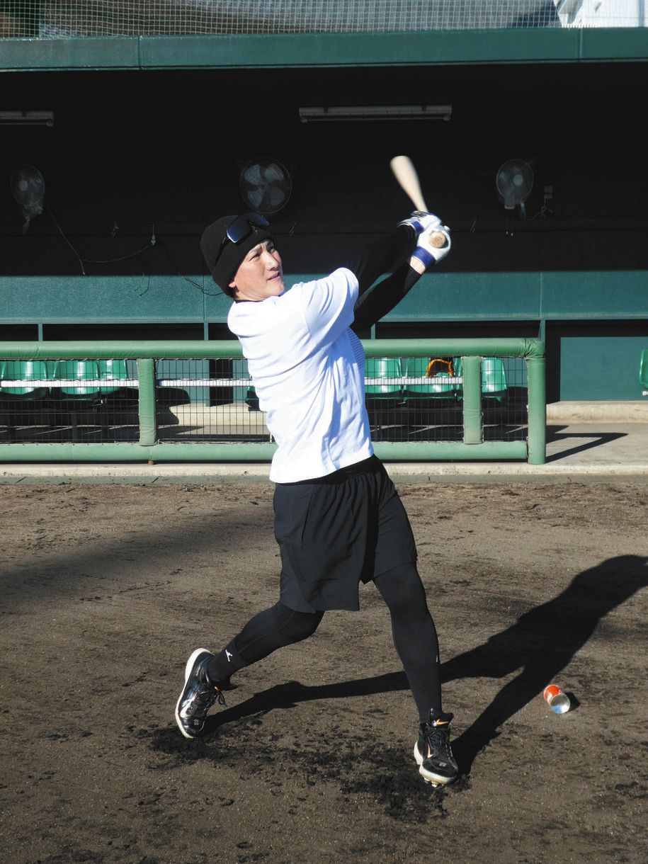NPB木製バット小林誠司 （巨人】小林誠司 今季初ヒットに球場大