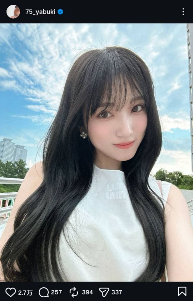 矢吹奈子　生写真②(別出品で続きあります) 実際の投稿】矢吹奈子、「10歳若返ったかも」との声が上がった黒髪