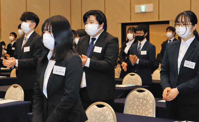 「いち早く戦力に」　県中小企業家同友会が合同入社式