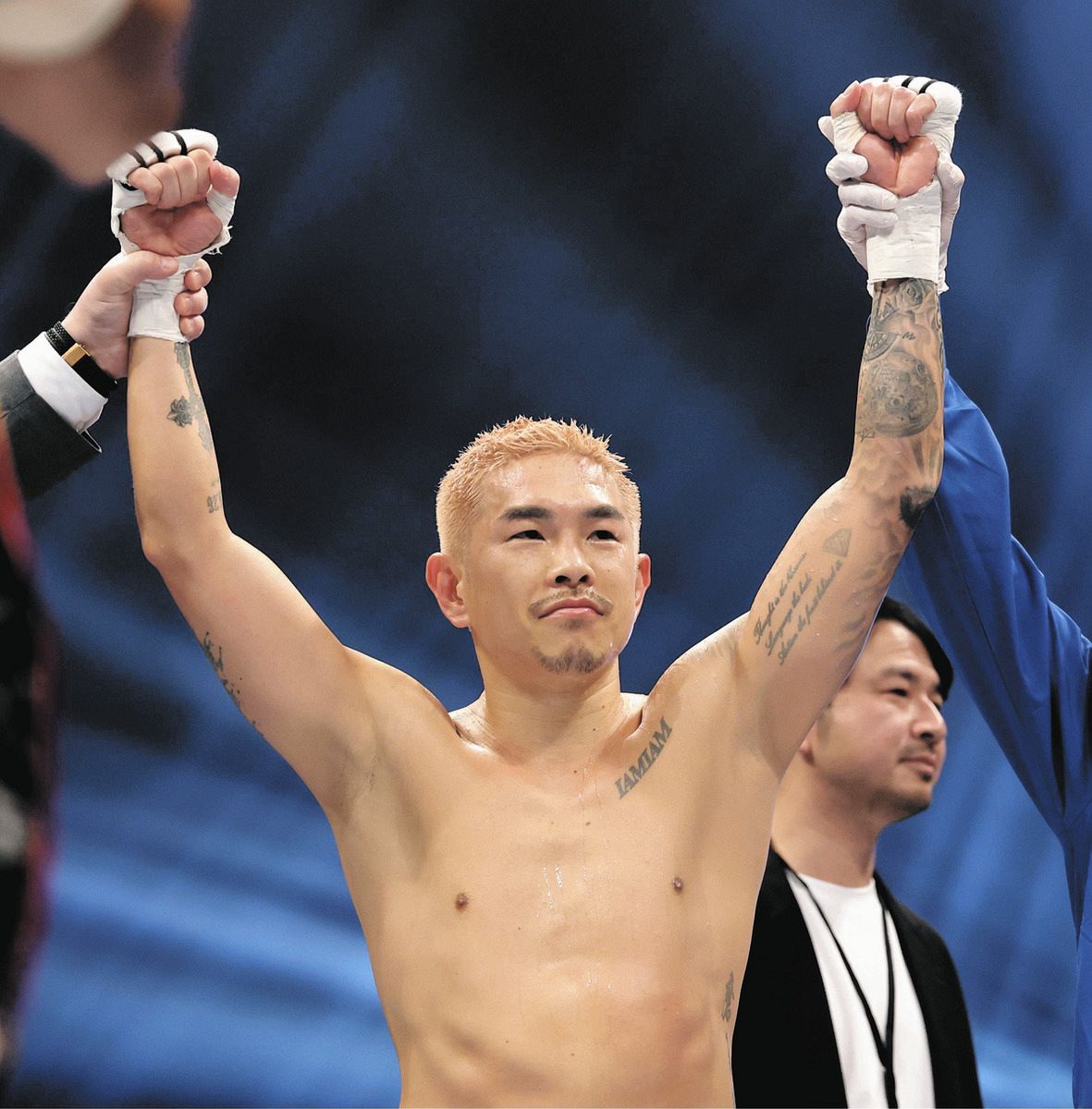 井岡一翔、KO勝利後リングから井上拓真に「尚弥VS中谷」の5月東京Dでの
