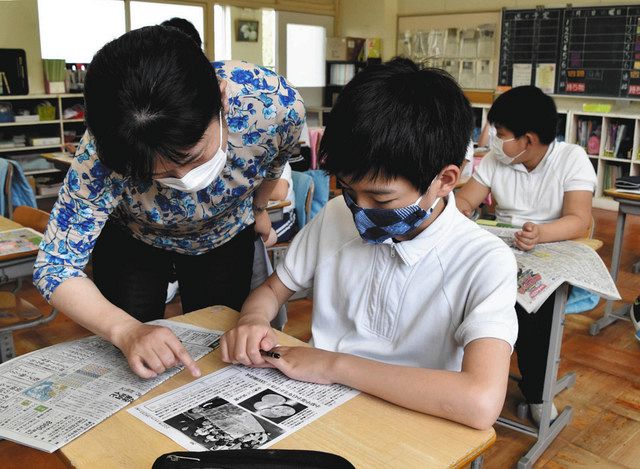愛知県豊田市の小原中部小で新聞切り抜き作品を使いポスターの作り方学ぶ 中日新聞web