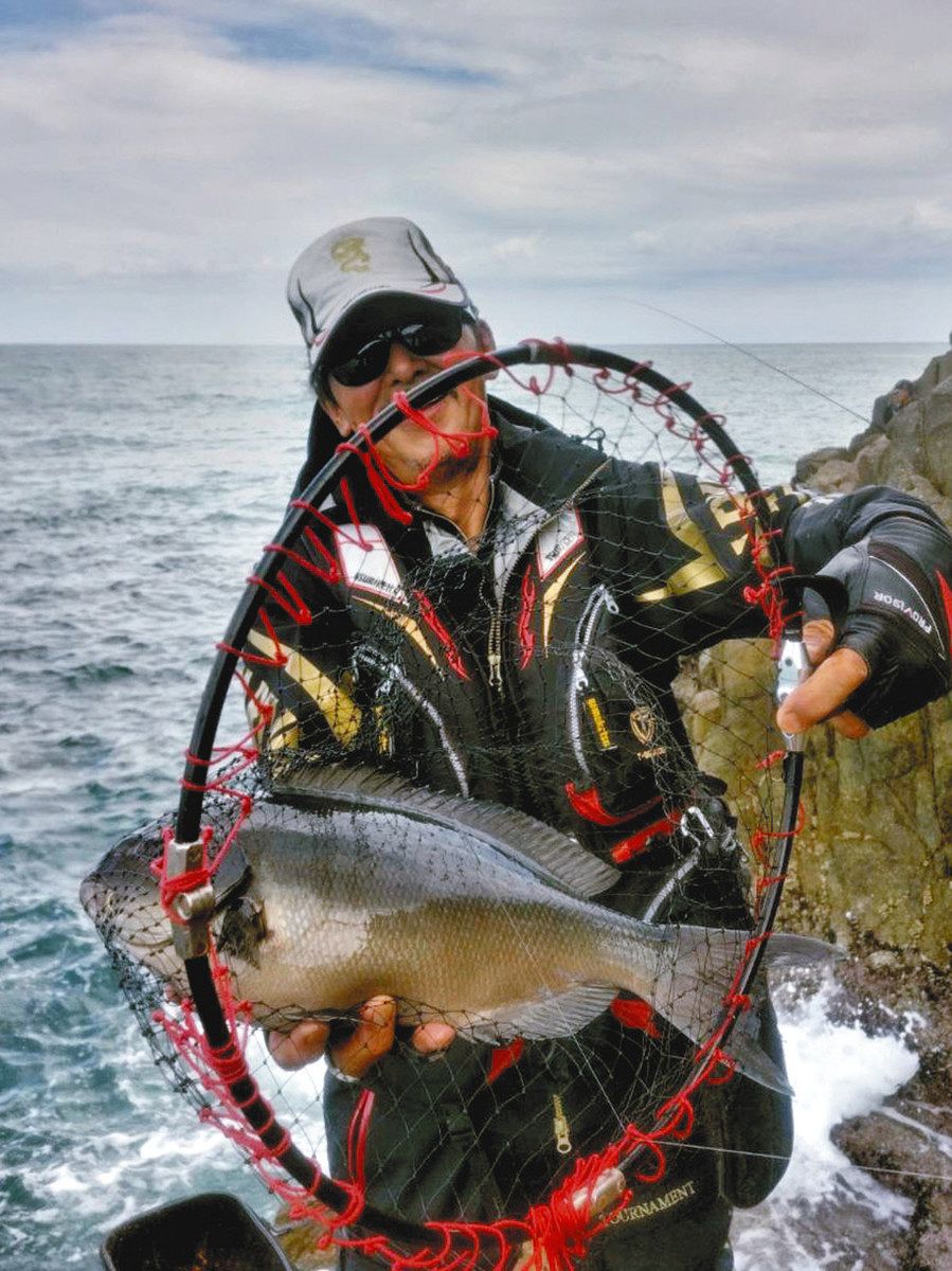 46センチ浮上尾長グレ 三重・尾鷲磯：中日スポーツ・東京中日スポーツ