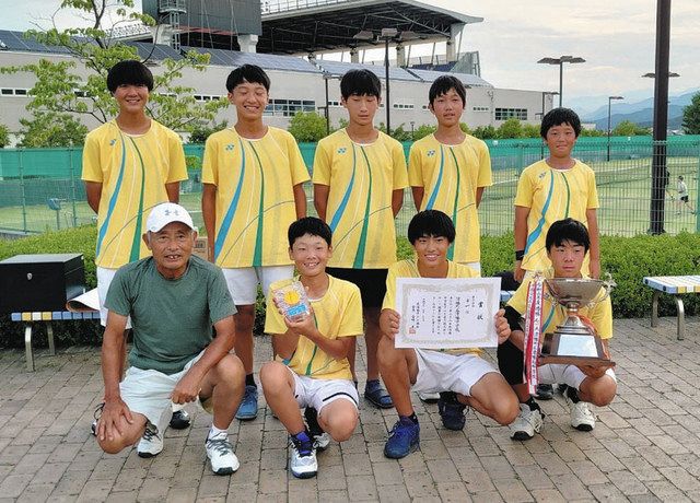 全国 助っ人とつかんだ 津幡中の男子テニス 北信越団体優勝：北陸中日