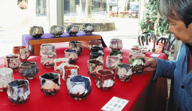 富士山テーマの新作酒器並ぶ 多治見で林さんの作品展:中日新聞Web 富士山テーマの新作酒器並ぶ 多治見で林さんの作品展:中日新聞Web