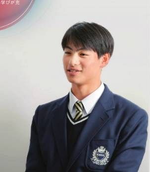 写真】安藤歩叶投手、中京大中京の学校案内パンフレットでもイケメン