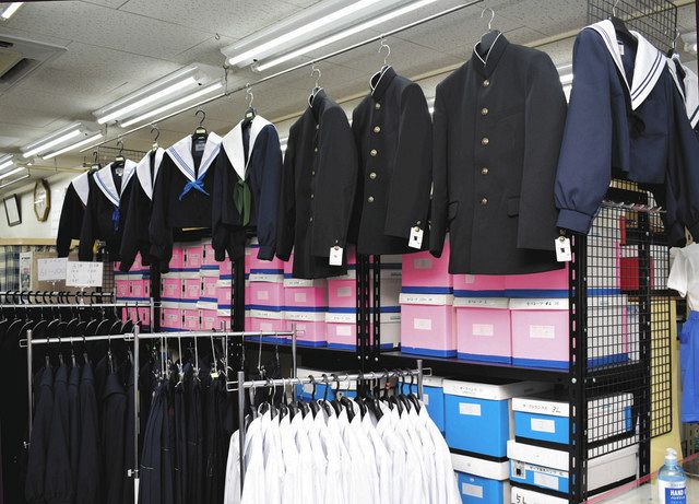 春日井の中学制服、ブレザーも 市教委が多様性重視、23年度導入：中 