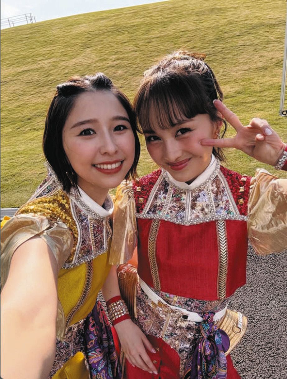 ◇「ももたまい最強！」玉井詩織、百田夏菜子とのツーショット