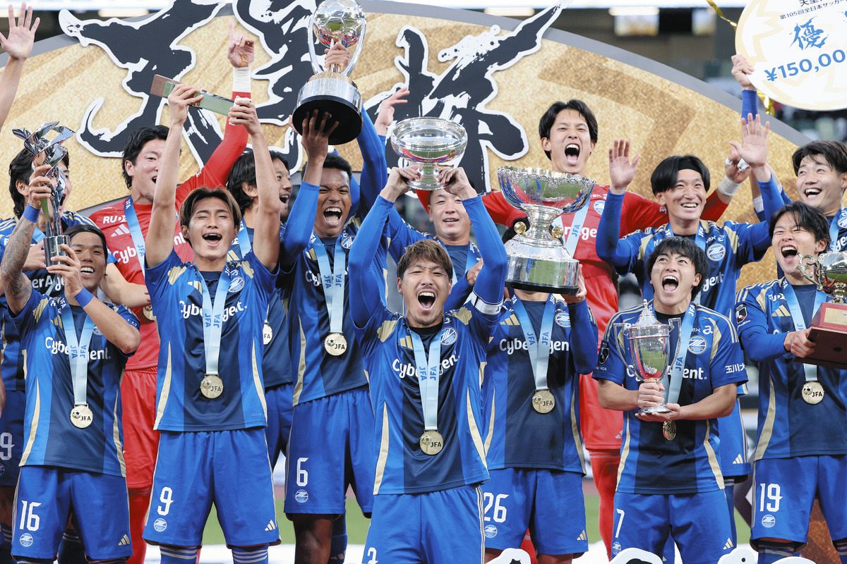 日本代表★レジェンド★11個 今年やば過ぎて草」 町田が天皇杯初V、藤田晋社長は競馬との“変則2冠