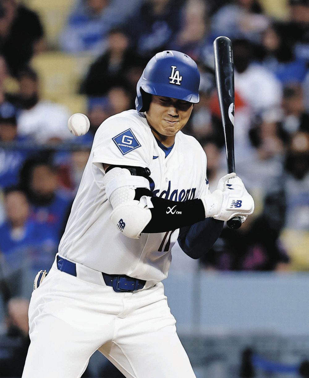 大谷翔平、絶叫… 第1打席で右肩に死球、連続試合出塁は「47」に【4.14