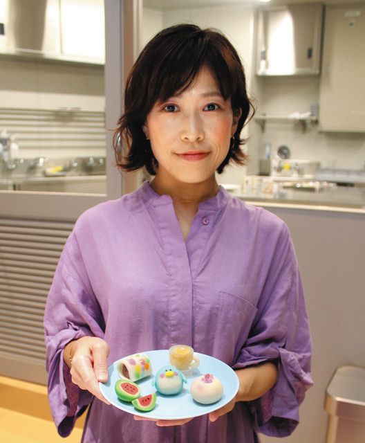 新和菓子大系 上下巻　製菓実験社　練り切り　和菓子 練りきりで「Kawaii」和菓子 浜松のたなかさんが魅力発信：中日