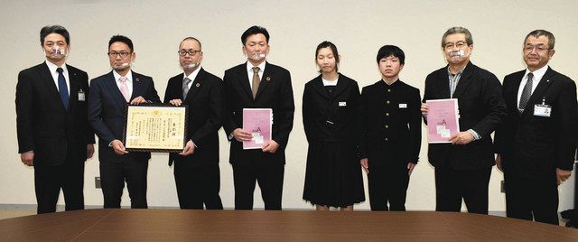 シロエビ乱獲防ぐ漁 新湊漁協の倶楽部 サステナブル大賞 北陸中日新聞web シロエビ乱獲防ぐ漁 新湊漁協の倶楽部 サステナブル大賞 北陸中日新聞web