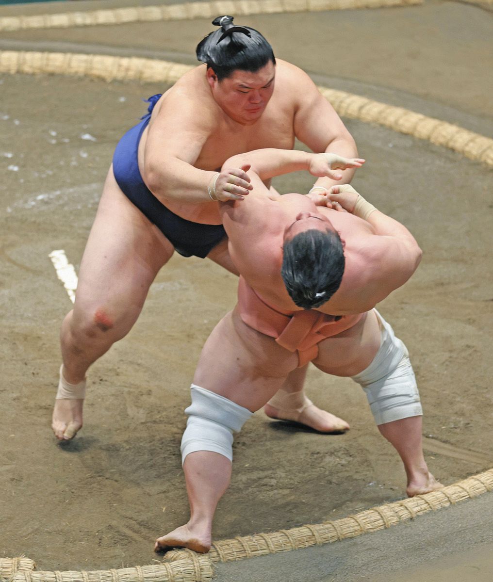 負けだ』と思った」横綱大の里、軍配上がっても「気づかなかった