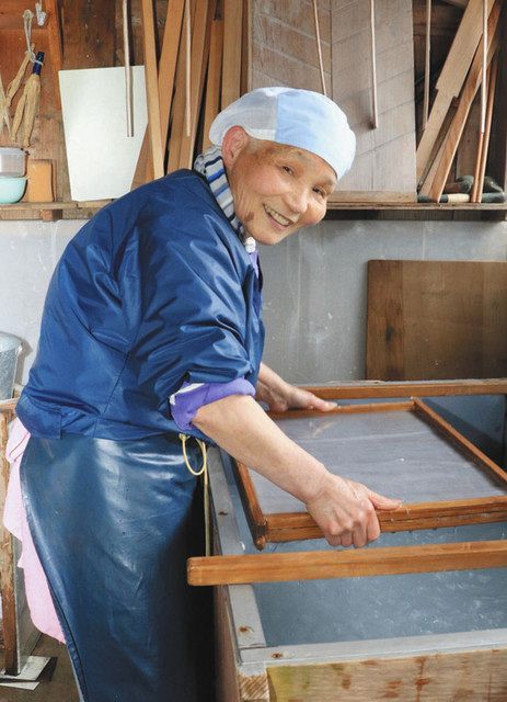 玉村 秋子さん ７６ 越前市岩本町 越前和紙作り続け６０年 伝統の技 次の世代へ 日刊県民福井web