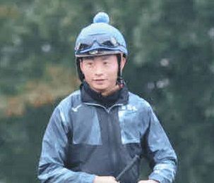 海外競馬】イギリス遠征中の岩田望来騎手が2着、ニューベリー競馬場