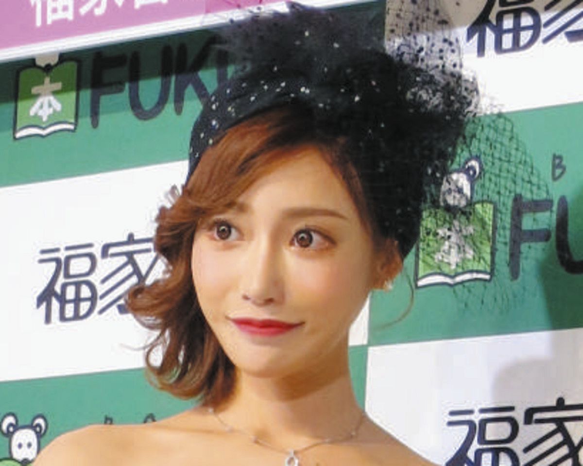 明日花キララ、水着のサイズ合わず『PayPay』が…「合ってなくてもよろしい！」「あらまた成長したのかな」「スクラッチチャンス」：中日スポーツ