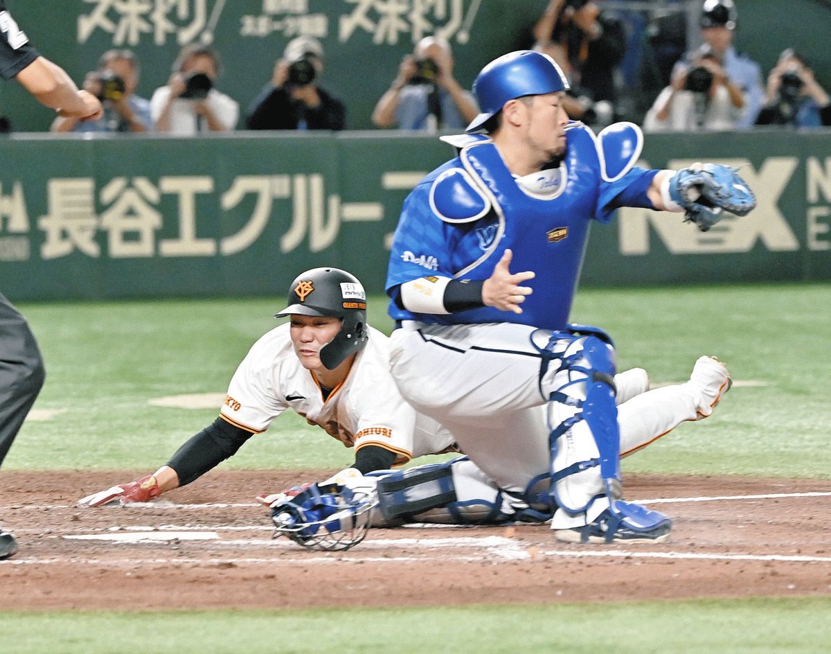 巨人・坂本勇人の気迫ヘッスラ連発で7回に勝ち越し、リード一挙3点に拡大！CSファイナル初勝利へ弾み：中日スポーツ・東京中日スポーツ