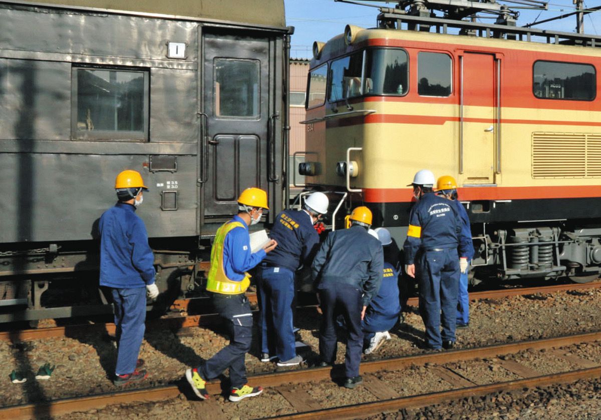 大井川鉄道の連結部分離、留め具外れた可能性も 鉄道事故調査官らが現地で調査:中日新聞しずおかWeb