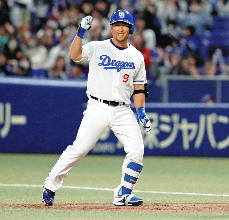 中日】中島宏之「ヒットにできるようなコースをずっと待っていた」これぞ切り札の仕事だ8回2死満塁同点2点打：中日スポーツ・東京中日スポーツ