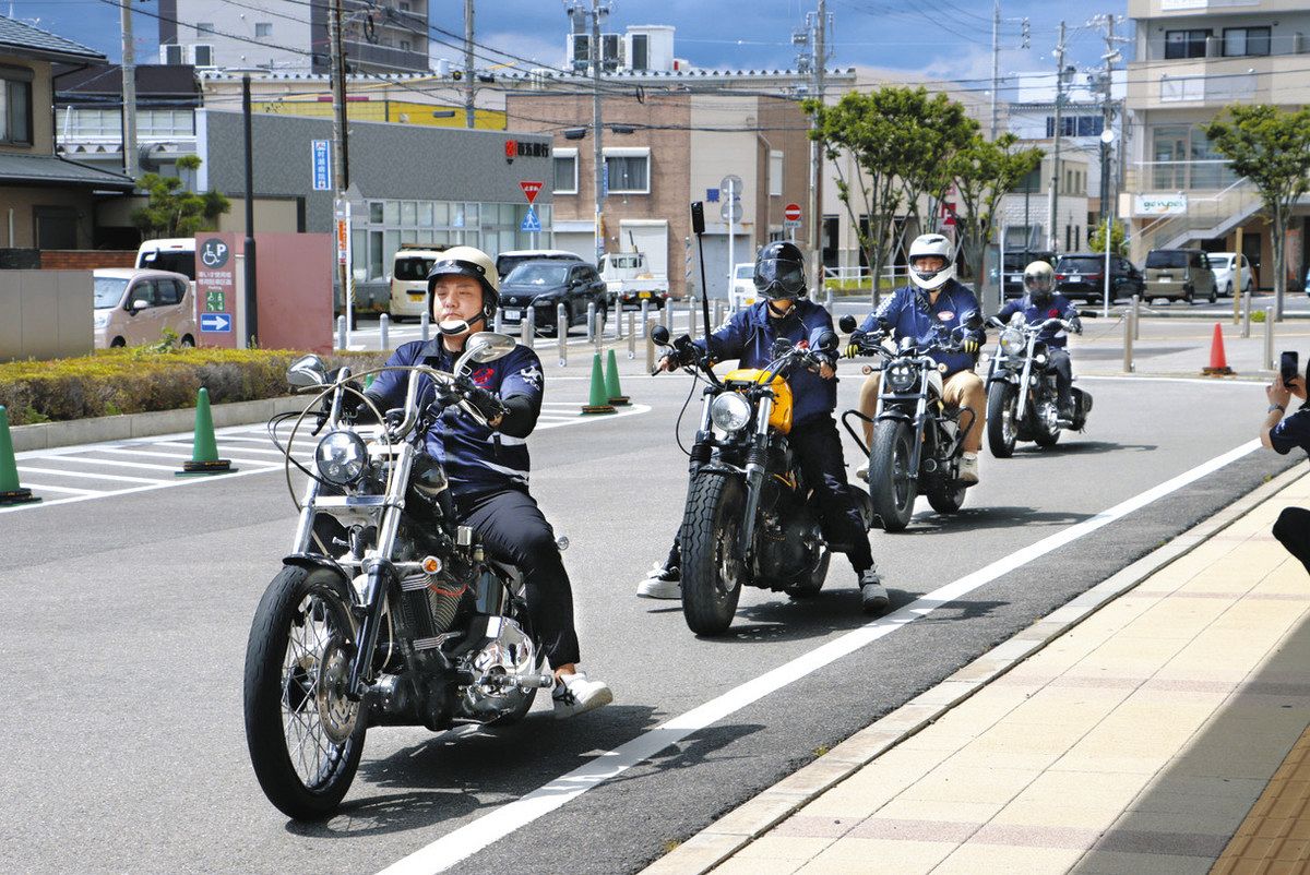 鈴鹿8耐バイクパレード 商議所青年部がPR走行：中日新聞Web