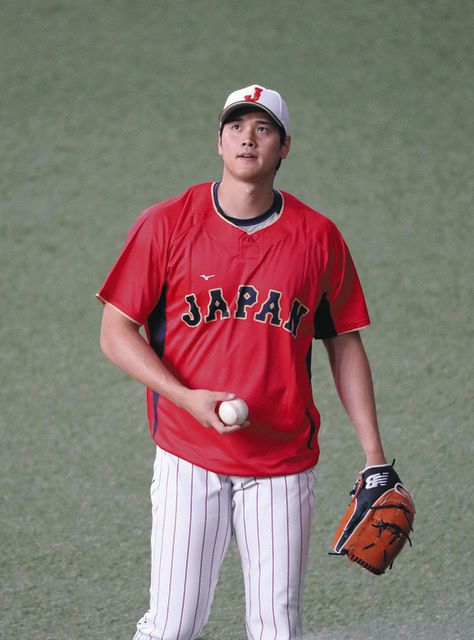 侍ジャパン】大谷翔平、試合前練習で最長60メートル遠投 ファンからの