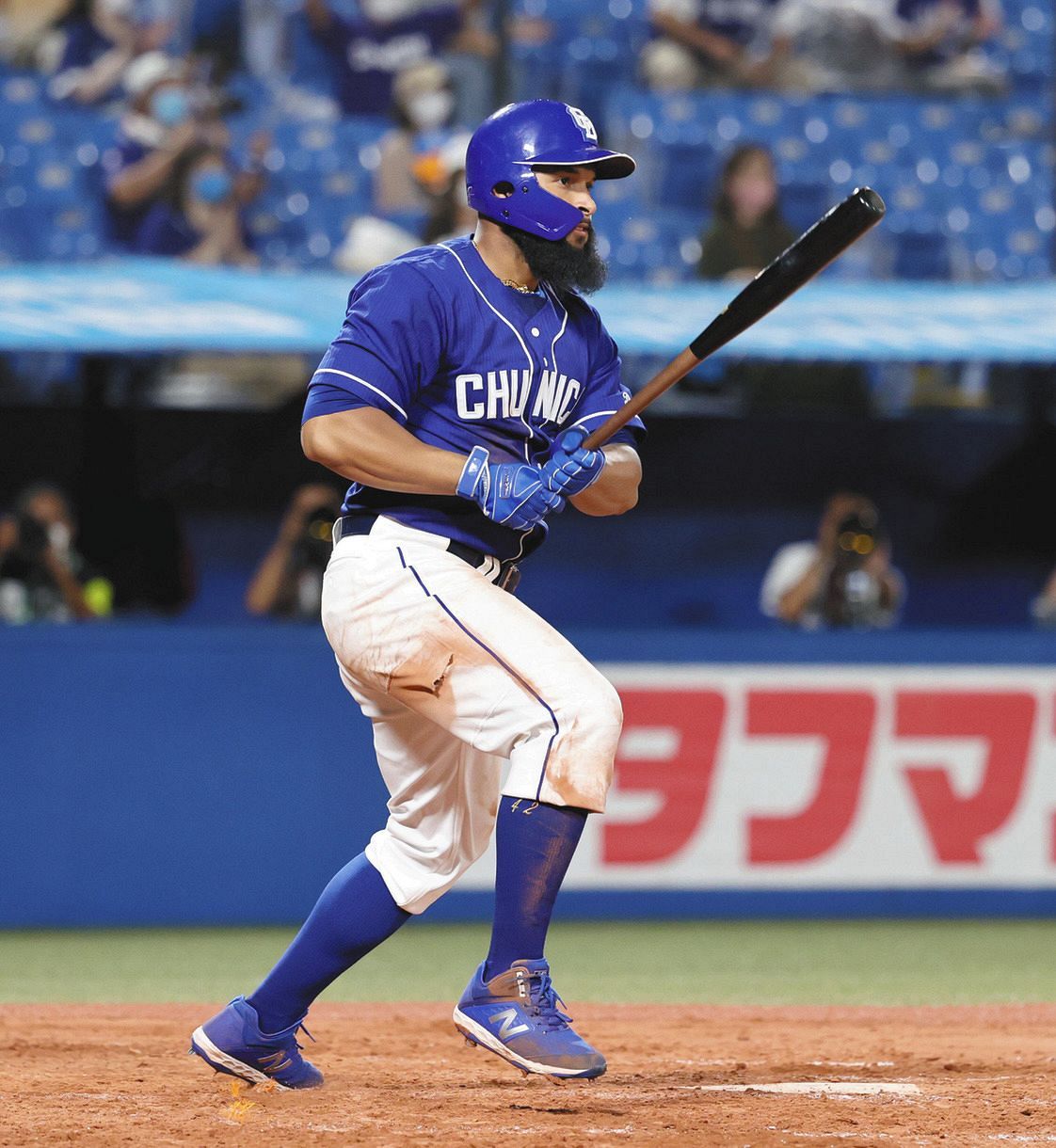 アルモンテが右翼線に同点の２点二塁打