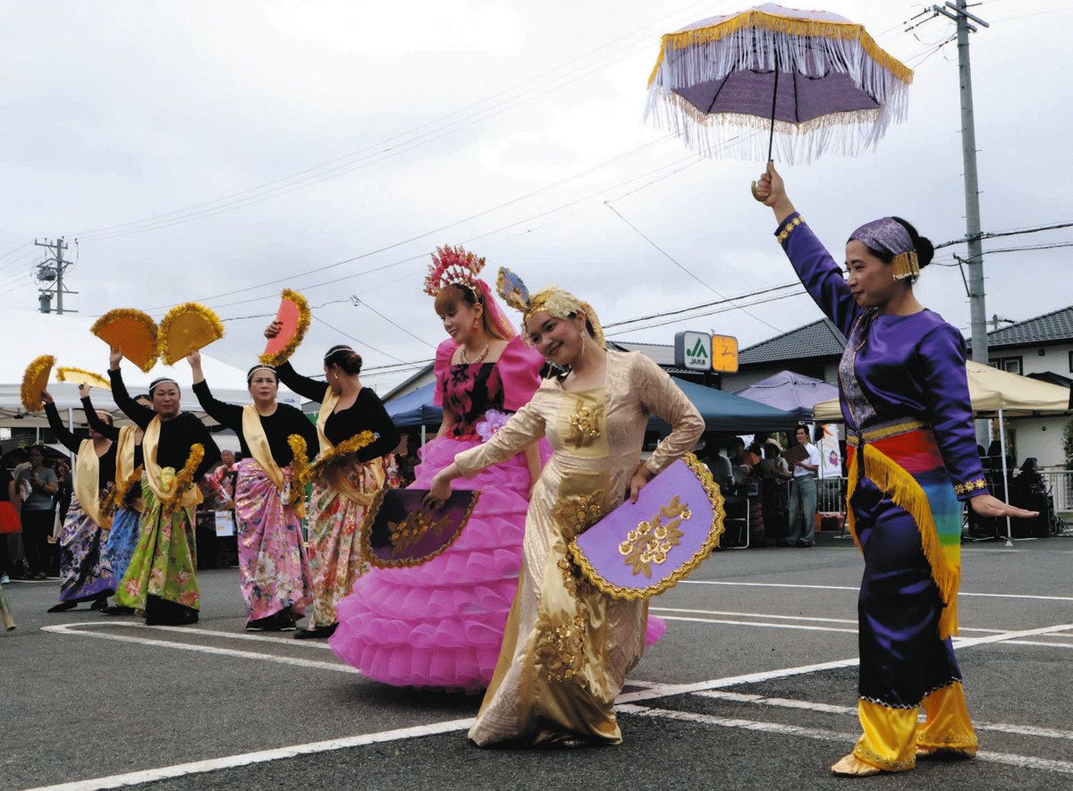 踊り、食、民芸品が集合 伊賀で多文化共生実現目指すフェスタ：中日新聞Web